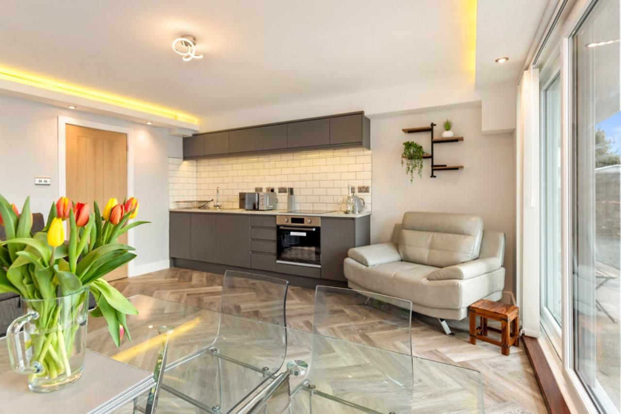 Pleasant View - Direct Beach Access, Sea Views And Parking ซอนเดอร์สฟุต ภายนอก รูปภาพ