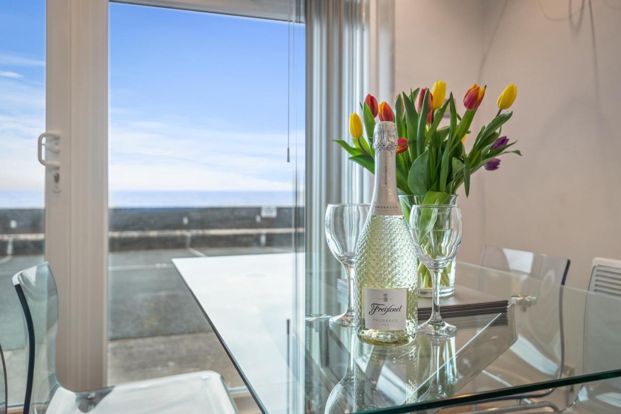 Pleasant View - Direct Beach Access, Sea Views And Parking ซอนเดอร์สฟุต ภายนอก รูปภาพ